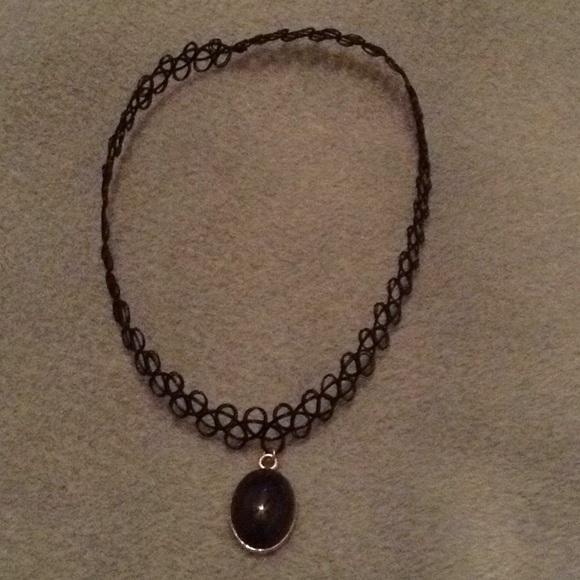 Choker - Picture 1 of 1